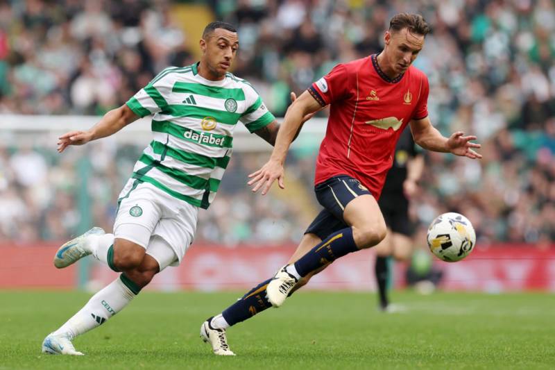 Premier Sports capture Kasper Schmeichel’s superb reaction to Adam Idah’s quick-fire Celtic double