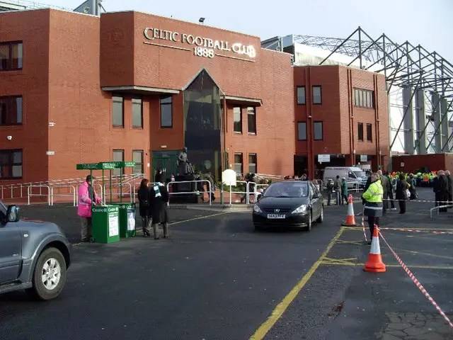 ‘Couldn’t have said it better myself’ – Celtic fan superbly mocks up Derek McInnes’ tears over Rugby Park minute silence