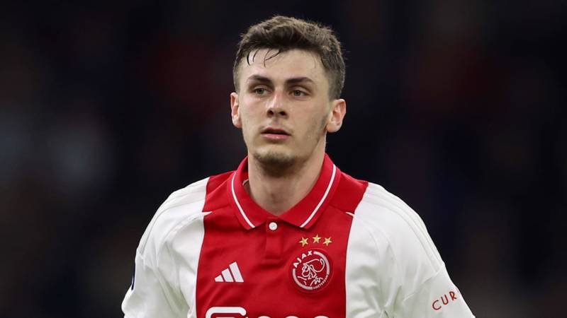 Celtic want to sign 21-year-old Ajax midfielder