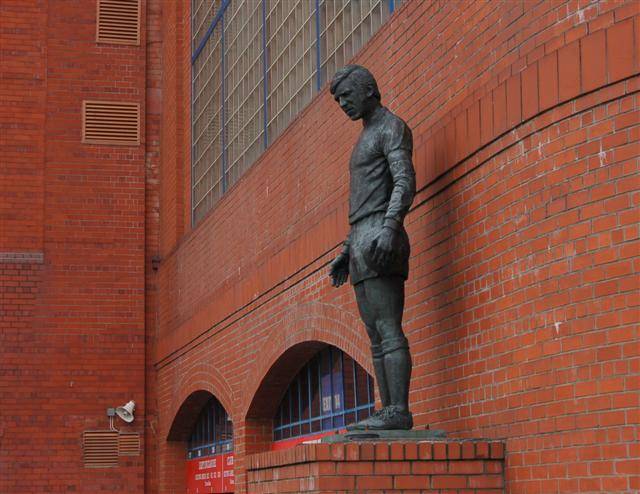 ‘Utter embarrassment’ – Graham Spiers posts footage of Rangers fans ‘acting like bigots’ and it won’t surprise the Celtic support