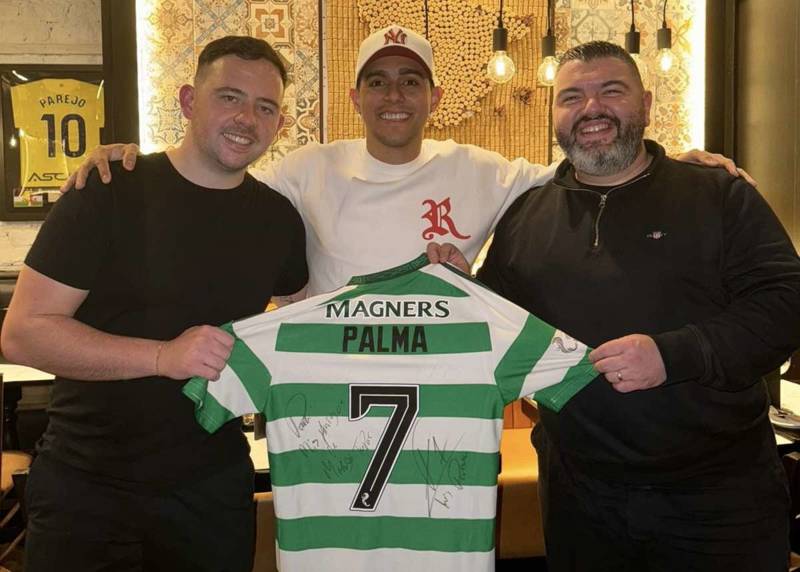 Former Celtic star says goodbye to favourite Glasgow restaurant after completing loan move