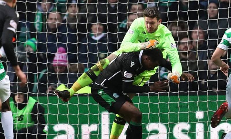 Celtic goalkeeper Craig Gordon suffers knee injury agony