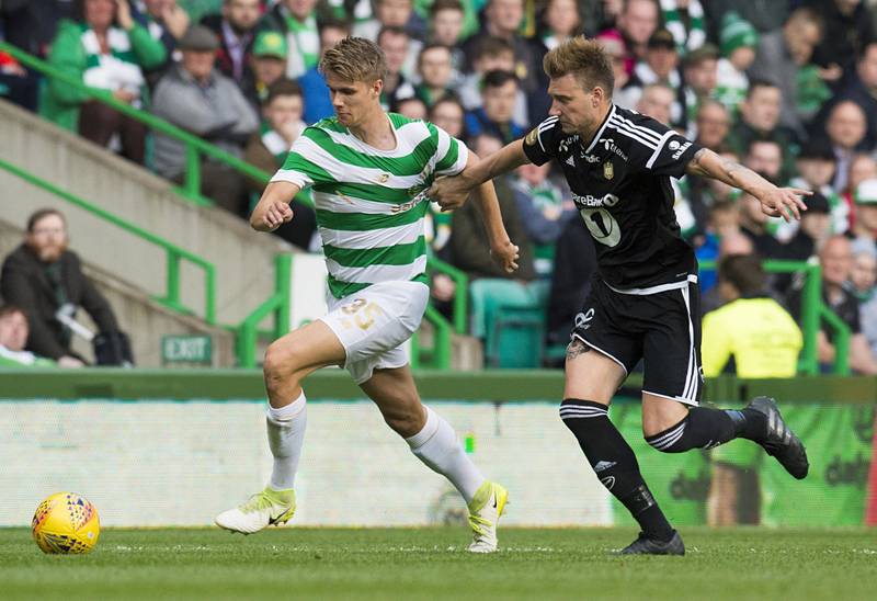 Celtic keeper Craig Gordon wary of Nicklas Bendtner threat