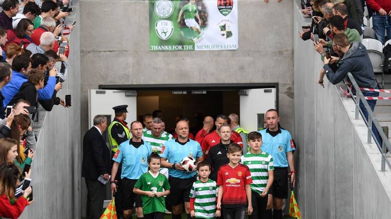 Legends play tribute match for Liam Miller