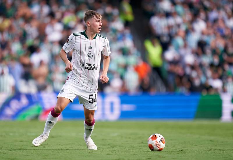 ‘Look At Him’ – Ex-manager drools over Celtic teenager, predicts he could start tomorrow