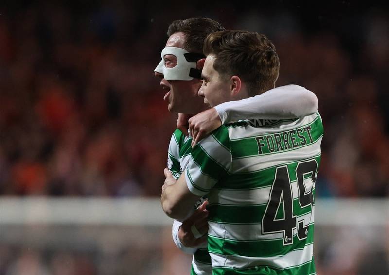 Celtic overcome stuffy Dundee United and John Beaton howler to reach last four