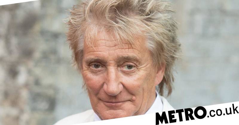 Sir Rod Stewart pops behind pub bar to pull pints as ‘spare bartender’ for thirsty football fans