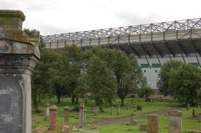 “Content this app was built for”, “That’s a man that’s had a few cans” – Celtic fan shares Police video at Tannadice