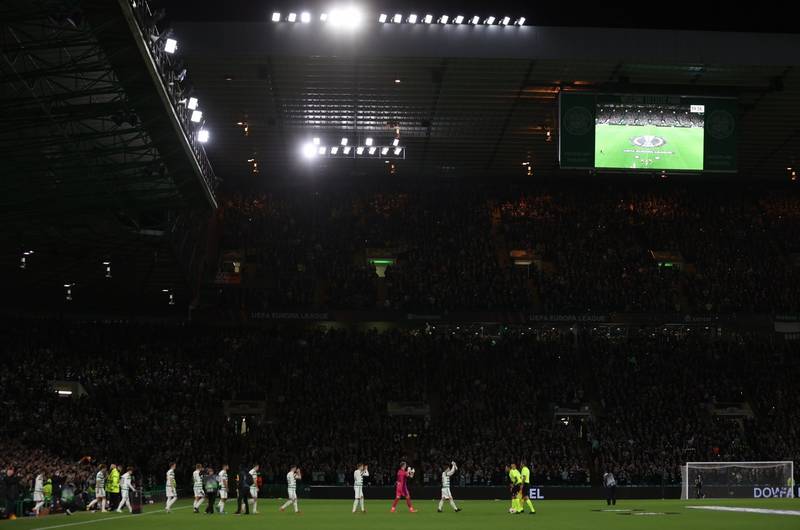 Van Bronckhorst’s avoids bating with classy Celtic title message