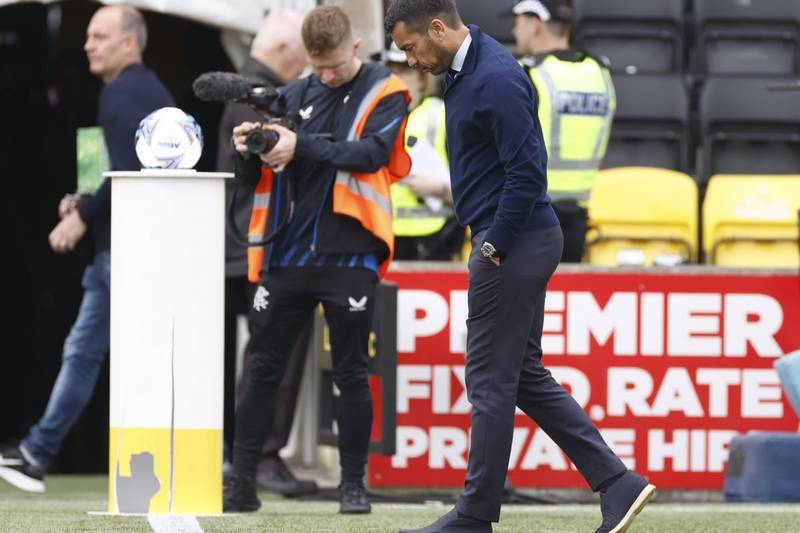 Ibrox noise reckons Saturday’s game should have been called off….because the lines on the pitch were too thick!