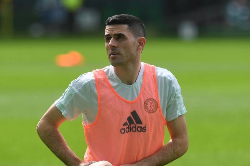 Former Celtic midfielder Tom Rogic signs for new club