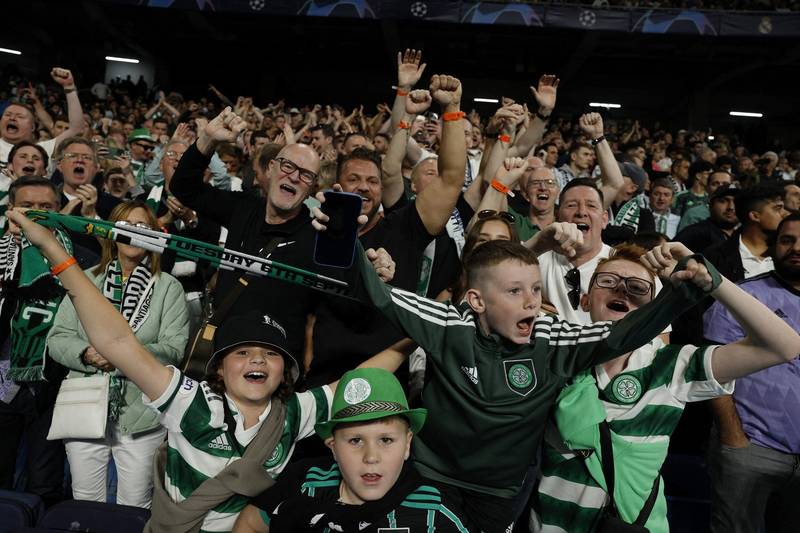 Watch Real fans react to the incredible backing of the Celtic supporters