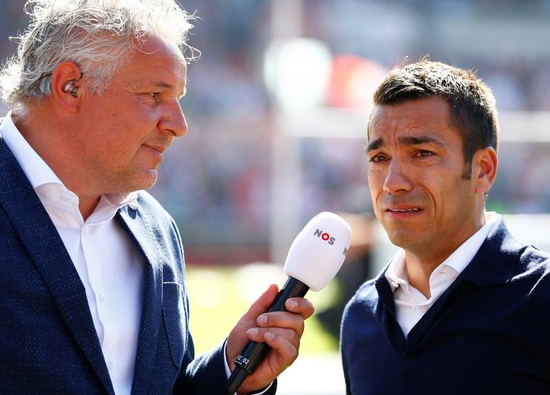 Ibrox vlogger turns spectacularly on van Bronckhorst