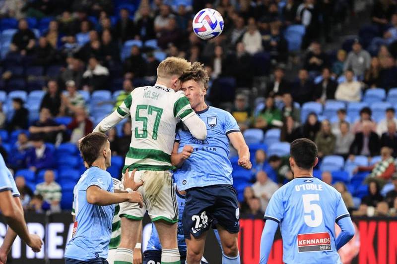 Stephen Welsh suffers nasty Celtic injury during Sydney clash