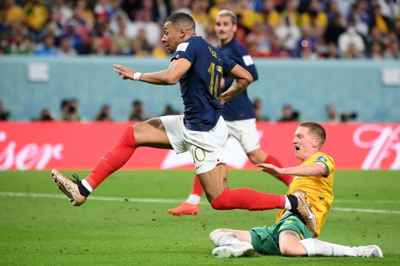 How two Hearts defenders, Dundee United’s duracell bunny, Celtic’s Aaron Mooy and Jason Cummings fared on tough night against France