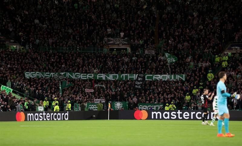 Celtic fan captures the unfurling of Douglas Ross banner to perfection