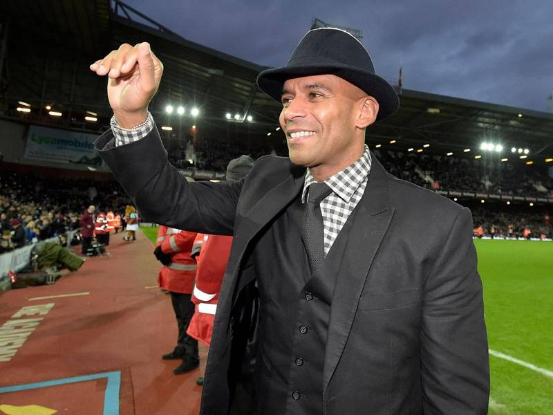 Trevor Sinclair rinses Collum in 2 word tweet