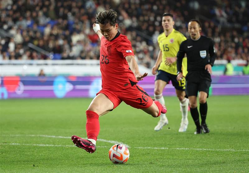 So close- Watch Oh ‘score’ stunning goal for South Korea but offside call kills his joy